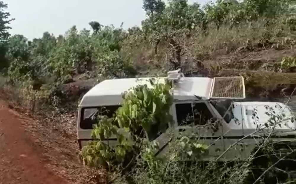 सर्चिंग के लिए जंगल में जाते समय गिरफ्तार आरोपियों ने एसआई की पिस्टल छीनकर, किया भागने का प्रयास 1 15 Guna 01 सर्चिंग के लिए जंगल में जाते समय गिरफ्तार आरोपियों ने एसआई की पिस्टल छीनकर, किया भागने का प्रयास