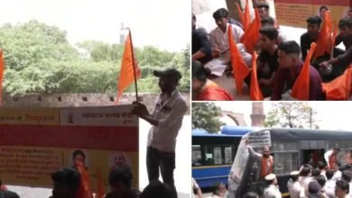 hindu sangthan हिन्दू संगठनों ने कुतुब मीनार के पास किया हनुमान चालीसा पाठ, नाम विष्णु स्तंभ करने की उठाई मांग