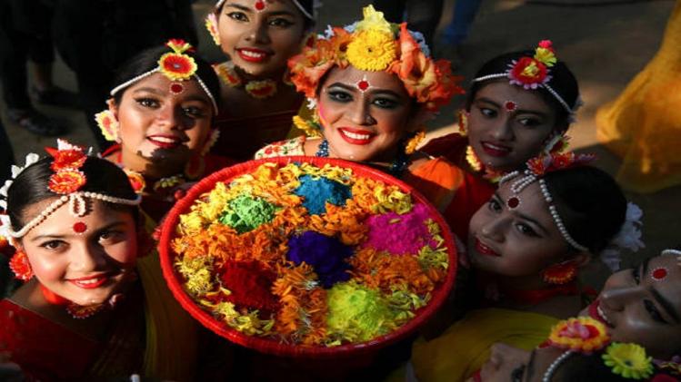 Dol Jatra 2022: कब है जाने, महत्व, कहां मनाई जाती है दोल पूर्णिमा 1 Dol Jatra 2022