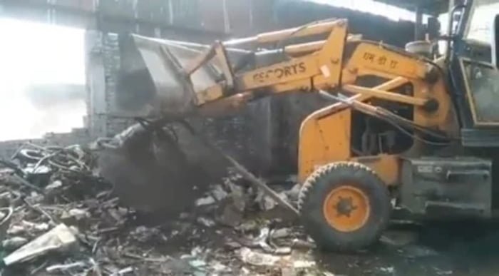 बुलडोजर चला तो फिर कफन बांध निकलेंगे, कानपुर के काजी ने दिया विवादित बयान 1 buldozer बुलडोजर चला तो फिर कफन बांध निकलेंगे, कानपुर के काजी ने दिया विवादित बयान