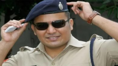 dig DIG शिवदीप लांडे ने मजदूरों में बांट दिए सारे आम, कही दिल को छू लेने वाली बात