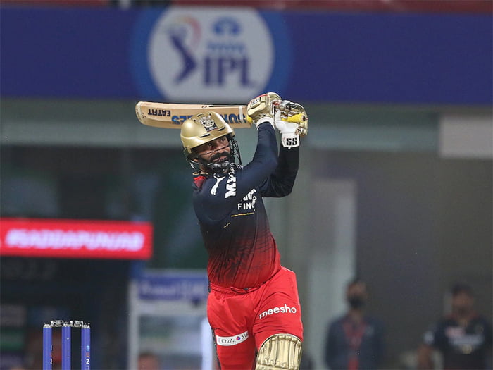 दिनेश कार्तिक साउथ अफ्रीका के खिलाफ T20I सीरीज में तीसरे सबसे प्रभावी खिलाड़ी रहे- आकाश चोपड़ा 1 dinesh kartik 2 दिनेश कार्तिक साउथ अफ्रीका के खिलाफ T20I सीरीज में तीसरे सबसे प्रभावी खिलाड़ी रहे- आकाश चोपड़ा
