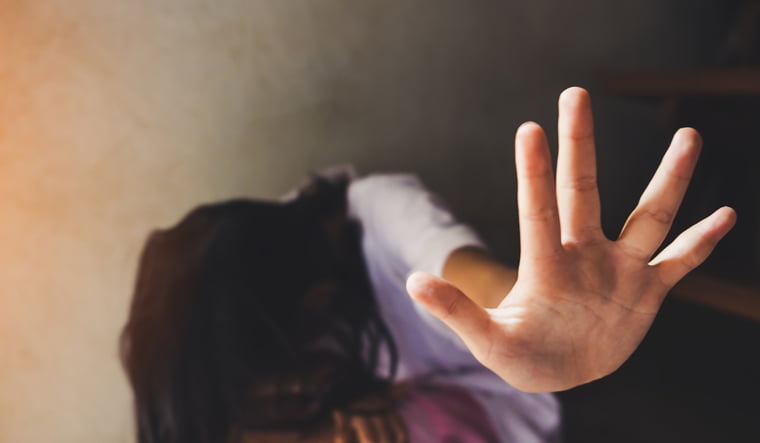 पहले पत्नी की बना ली Porn Video, जब पत्नी ने देखा लैपटॉप तो उड़े होश 1 पहले पत्नी की बना ली Porn Video, जब पत्नी ने देखा लैपटॉप तो उड़े होश