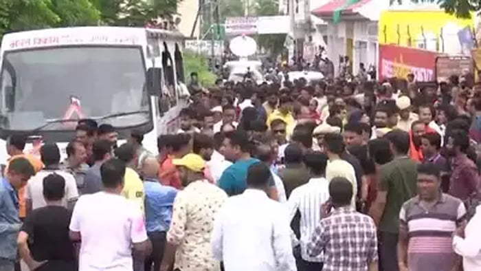 कन्हैया की निकली अंतिम यात्रा, परिजन बोले- जान के बदले चाहिए जान 1 udaipur कन्हैया की निकली अंतिम यात्रा, परिजन बोले- जान के बदले चाहिए जान