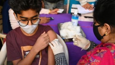 vaccination 1 कोरोना से सुरक्षित हो रही दस्तक-2 अभियान से दिल्ली, बच्चों सहित बड़ों को भी लग रहा टीका