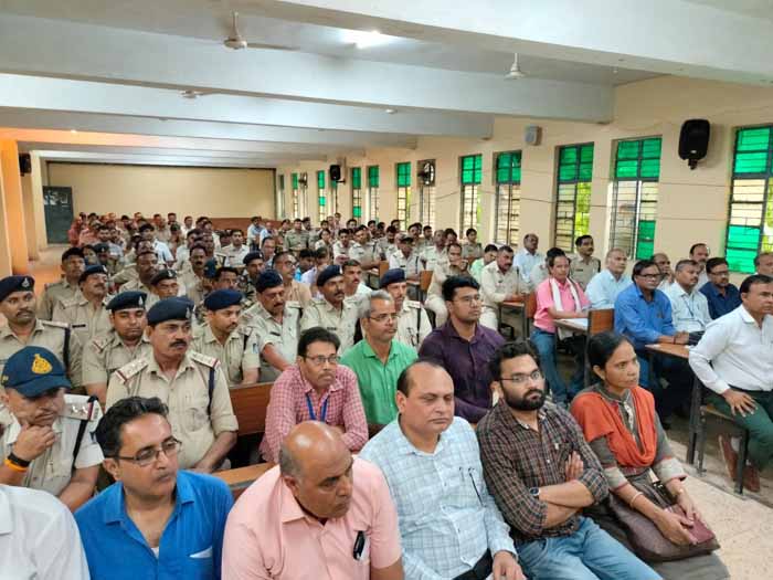 सेक्टर ऑफीसर नगरीय निकाय के निर्वाचन को स्वतंत्र, निष्पक्ष एवं शान्तिपूर्ण करायें - कलेक्टर 1 5 jpeg सेक्टर ऑफीसर नगरीय निकाय के निर्वाचन को स्वतंत्र, निष्पक्ष एवं शान्तिपूर्ण करायें - कलेक्टर