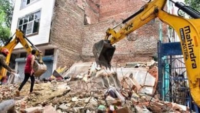 building collasp दिल्ली: अलीपुर इलाके में निर्माणाधीन गोदाम की दीवार गिरी, 5 लोगों की मौत; सीएम केजरीवाल ने जताया दुख