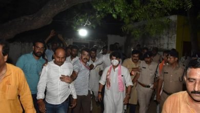 2 26 केंद्रीय मंत्री सिंधिया ने चौम्हो एवं तरसोखर में बाढ़ प्रभावितों से किया संवाद