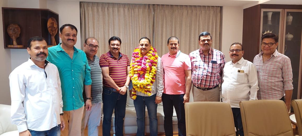 अखिल वैश्विक क्षत्रिय महासभा ट्रस्ट की बैठक धार में सम्पन्न 1 8 3 अखिल वैश्विक क्षत्रिय महासभा ट्रस्ट की बैठक धार में सम्पन्न