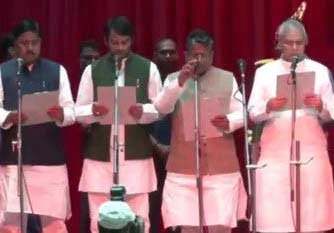 तेजप्रताप ने पिछली बार अपेक्षित को पढ़ा था उपेक्षित, क्या इसलिए आज 31 विधायकों के समूह में ली शपथ? 1 bihar cabinet तेजप्रताप ने पिछली बार अपेक्षित को पढ़ा था उपेक्षित, क्या इसलिए आज 31 विधायकों के समूह में ली शपथ?