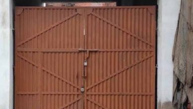 factory मेरठ: युवक को बंधक बनाकर बेहोश होने तक पीटा, प्लास से नाखून तक खींचे