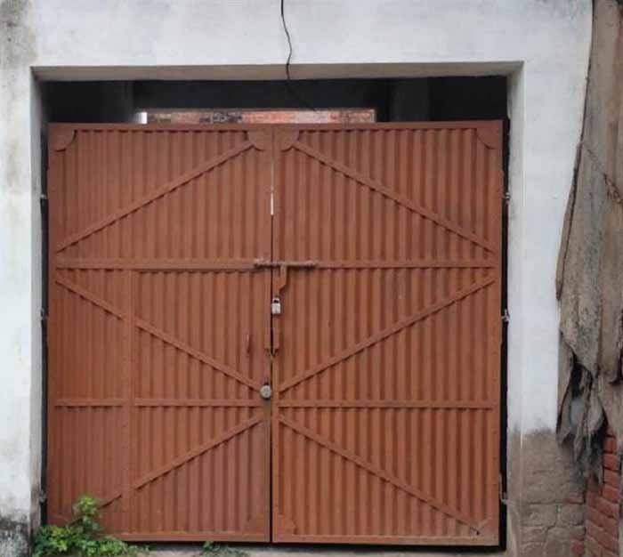 factory मेरठ: युवक को बंधक बनाकर बेहोश होने तक पीटा, प्लास से नाखून तक खींचे