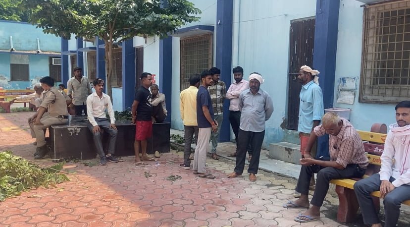 बेटी के गायब होने का राज पता करने गए शख्स की हत्या, उंगलियां भी काट ले गया हत्यारा 1 mp bhi 01 murder pkg 7206787 08082022143615 0808f 1659949575 1105 बेटी के गायब होने का राज पता करने गए शख्स की हत्या, उंगलियां भी काट ले गया हत्यारा