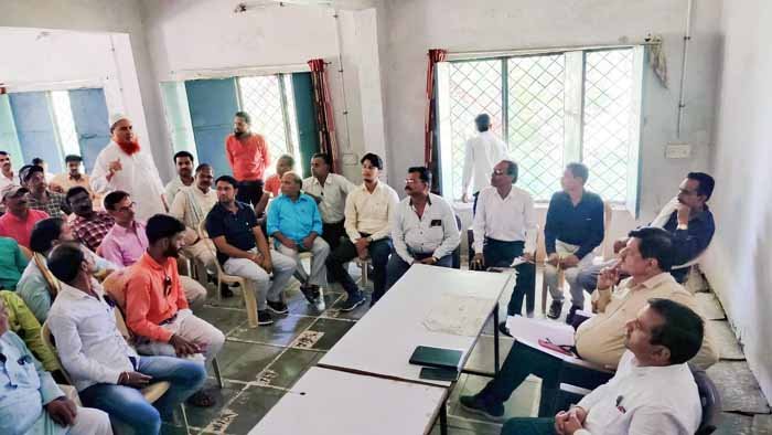राशन स्टॉक में गड़बड़ी होने के कारण उपभोक्ताओं राशन के लिए हो रहे परेशान 1 5 10 राशन स्टॉक में गड़बड़ी होने के कारण उपभोक्ताओं राशन के लिए हो रहे परेशान
