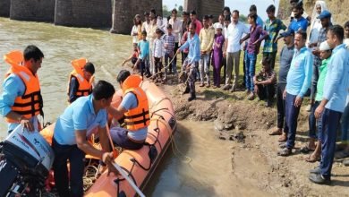 Parvat1 पार्वती नदी में डूबने से युवक की मौत, बाइक पर ले गए शव