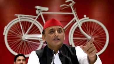 akhlish yadav 2 अखिलेश अब आजम पर क्यों मेहरबान, चुप्पी तोड़ खुलकर कर रहे बचाव