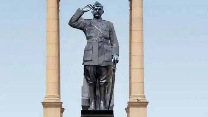 नेताजी सुभाष चंद्र बोस की प्रतिमा अनावरण में शामिल नहीं होगा परिवार, यह हैं वजह 1 netaji shubhas chandra bose नेताजी सुभाष चंद्र बोस की प्रतिमा अनावरण में शामिल नहीं होगा परिवार, यह हैं वजह
