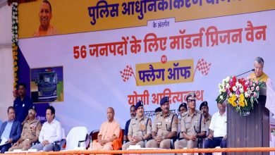 police 3 CM योगी आदित्यनाथ ने 56 जिलों के लिए मॉर्डन प्रिजन वैन का किया शुभारंभ