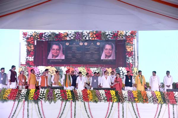 हवाई सेवाओं के विस्तार के साथ ग्वालियर-चंबल अंचल के उत्पाद विश्व भर में पहुँचेंगे : केन्द्रीय गृह मंत्री अमित शाह 1 2 82 हवाई सेवाओं के विस्तार के साथ ग्वालियर-चंबल अंचल के उत्पाद विश्व भर में पहुँचेंगे : केन्द्रीय गृह मंत्री अमित शाह