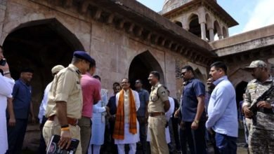 3 jpeg 2 सीएम चौहान ने किया मांडव के महलों सहित अन्य स्थलों का निरीक्षण