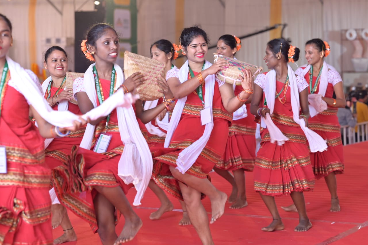 National Tribal Dance Festival : जम्मू-कश्मीर के धमाली नृत्य की मनमोहक प्रस्तुति 1 CG News