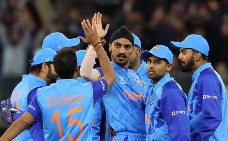 IND vs BAN 2022 : रोमांचक मुकाबले में जीता भारत, बांग्लादेश को 5 रन से हराया 1 arshadeep IND vs BAN 2022 : रोमांचक मुकाबले में जीता भारत, बांग्लादेश को 5 रन से हराया