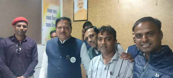17.jpeg MP News: लंबित मांगों पर मंत्री भदौरिया से हुई कर्मचारी संगठनों की चर्चा