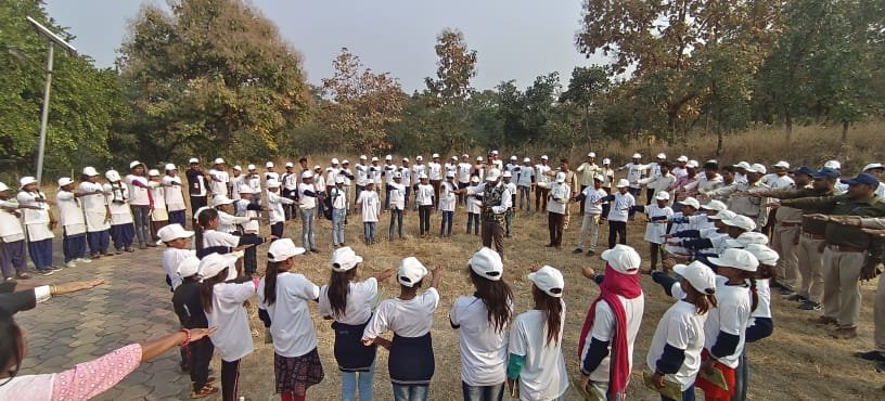 Khategaon News : अनुभूति-पटरानी- नीवारदी स्कूल के बच्चों ने किया जंगल का अनुभव 1 2 1 Khategaon News : अनुभूति-पटरानी- नीवारदी स्कूल के बच्चों ने किया जंगल का अनुभव