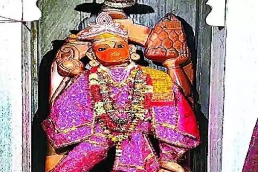 Raipur News: राजधानी में हनुमान मंदिर की प्रतिमा को खंडित करने का निगम अमले पर लगाया आरोप 1 2057219 1 Raipur News: राजधानी में हनुमान मंदिर की प्रतिमा को खंडित करने का निगम अमले पर लगाया आरोप