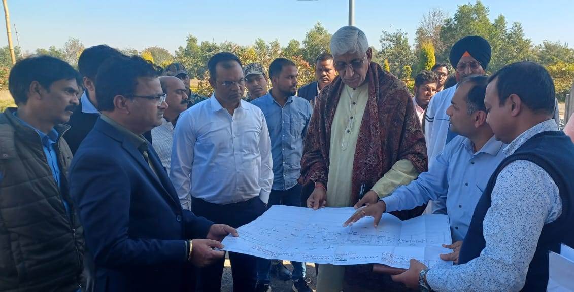 Ambikapur News: स्वास्थ्य मंत्री ने किया एयरपोर्ट उन्नयन कार्य का निरीक्षण 1 5 Ambikapur News: स्वास्थ्य मंत्री ने किया एयरपोर्ट उन्नयन कार्य का निरीक्षण