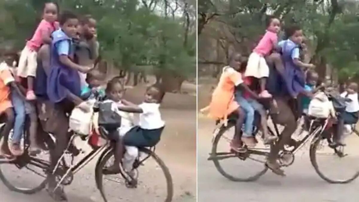 18 सेकंड का Video हो रहा Viral, आप भी देखे एक साइकिल पर कितने लोग हैं सवार? 1 Untitled 13 copy 27 1200x675 1 18 सेकंड का Video हो रहा Viral, आप भी देखे एक साइकिल पर कितने लोग हैं सवार?