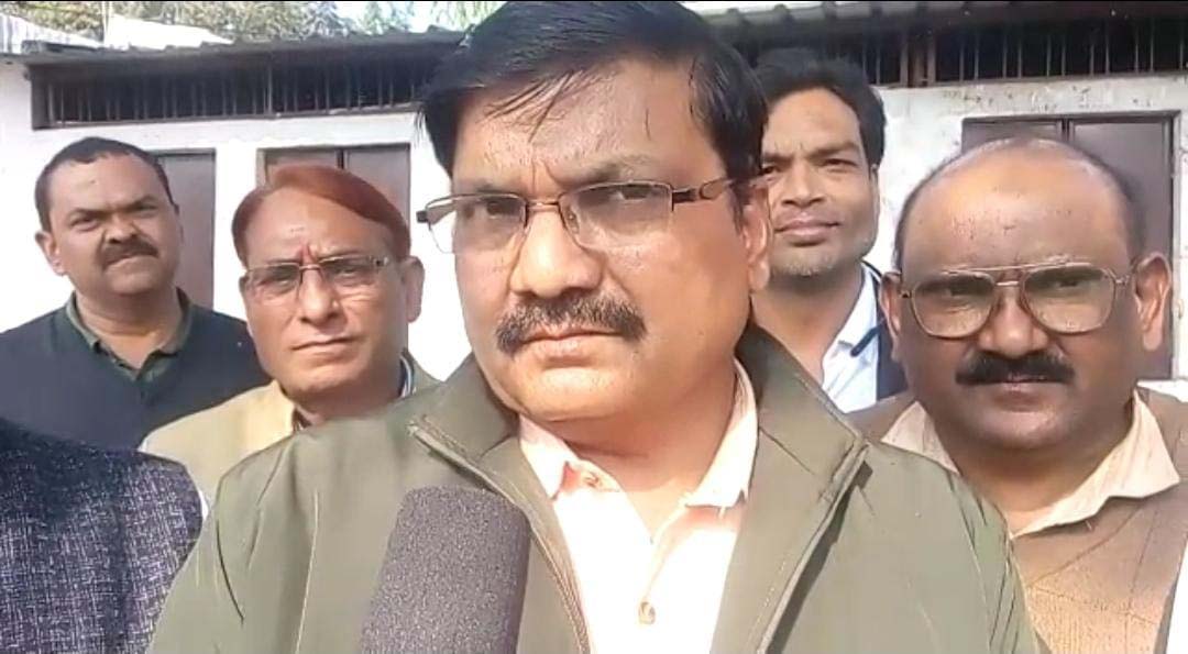 MP News : मध्य प्रदेश अधिकरी कर्मचारी संयुक्त मोर्चा ने कलेक्टर कार्यालय भोपाल में जमकर नारेबाजी की 1 MP news