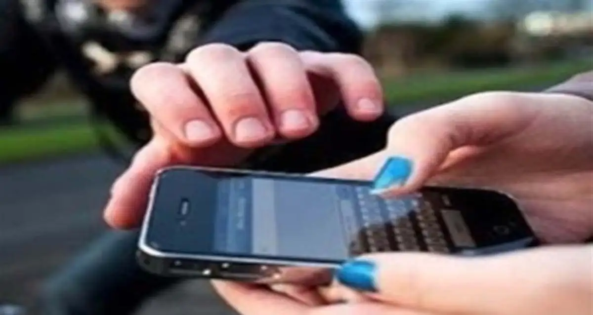 Latest Bhopal Crime News : युवती से मोबाइल झपटकर भागे लुटेरे, पुलिस ने किया गिरफ्तार 1 Snaching mobile