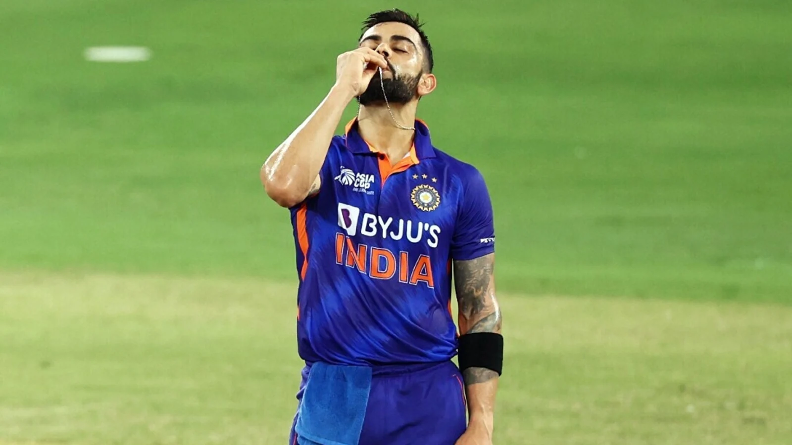 Kohli 45th Century : कोहली के निशाने पर सचिन तेंदुलकर का वर्ल्ड रिकॉर्ड, 45th शतक जड़ा 1 virat4