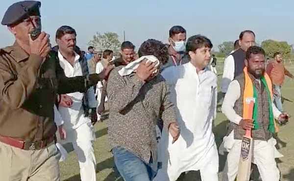 MP News : सिंधिया की घातक बल्लेबाजी, मंडल उपाध्यक्ष घायल,मंत्री ने कराया इलाज 1 Jyotiraditya Sindhia