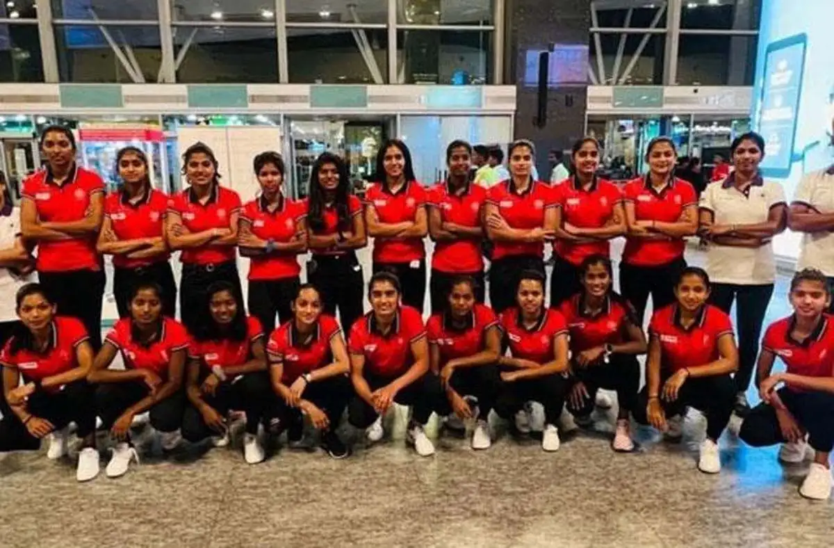 भारतीय जूनियर महिला हॉकी टीम हुई दक्षिण अफ्रीका दौरे के लिए रवाना 1 Indian Junior Woman Hockey