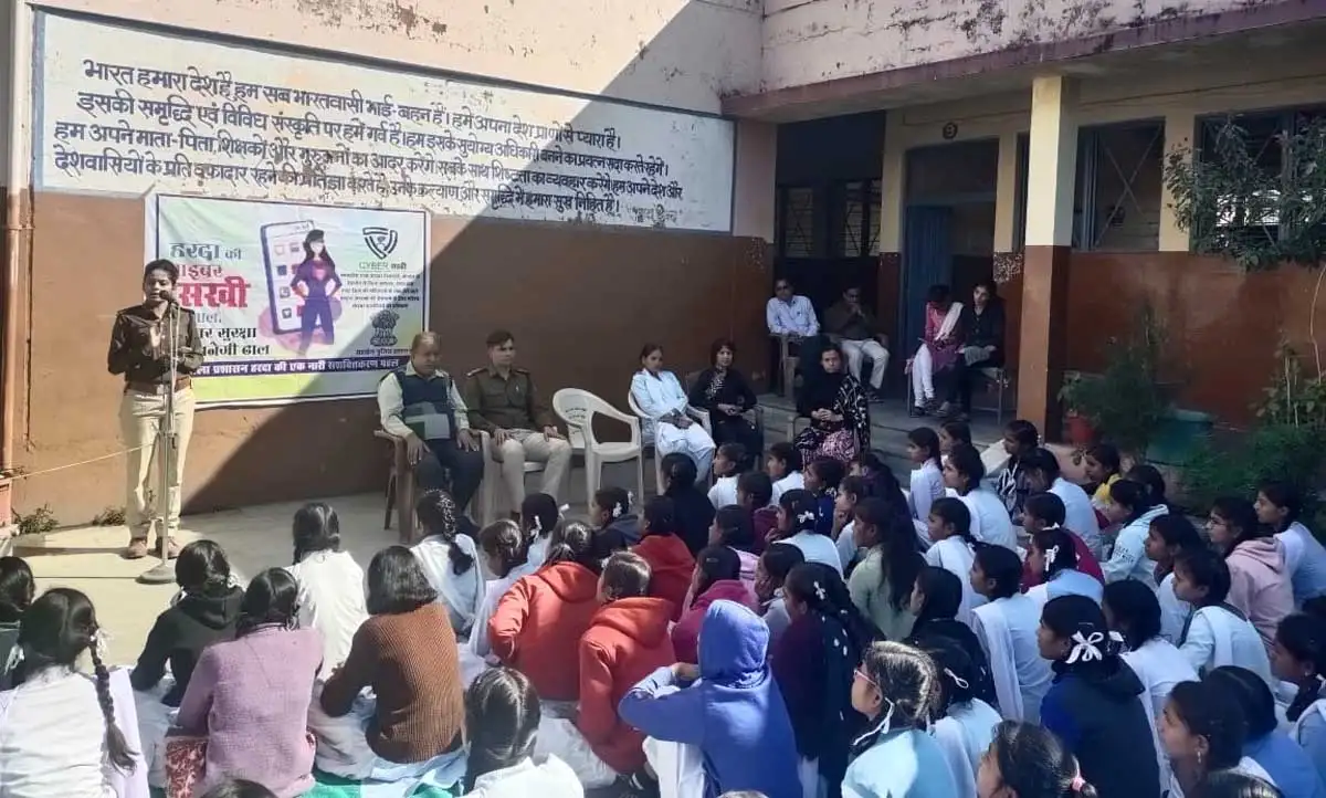 Khirkiya News: साइबर सखी अभियान से स्कूलों में छात्र-छात्राओं को दी साइबर संबंधी अपराधों की जानकारी 1 harda News