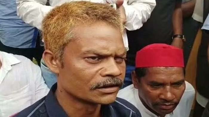 मध्य प्रदेश पेशाब कांड: ‘वो मैं नहीं’... तो फिर असली दशमत रावत कौन? 3 Untitled 1 मध्य प्रदेश पेशाब कांड: ‘वो मैं नहीं’... तो फिर असली दशमत रावत कौन?
