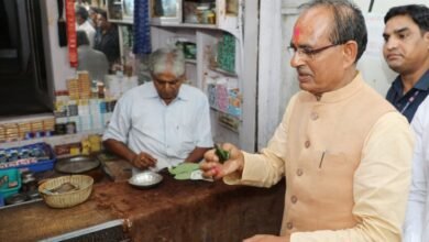 L Bhopal060823071048 जगह-जगह हुआ मुख्यमंत्री चौहान का स्वागत