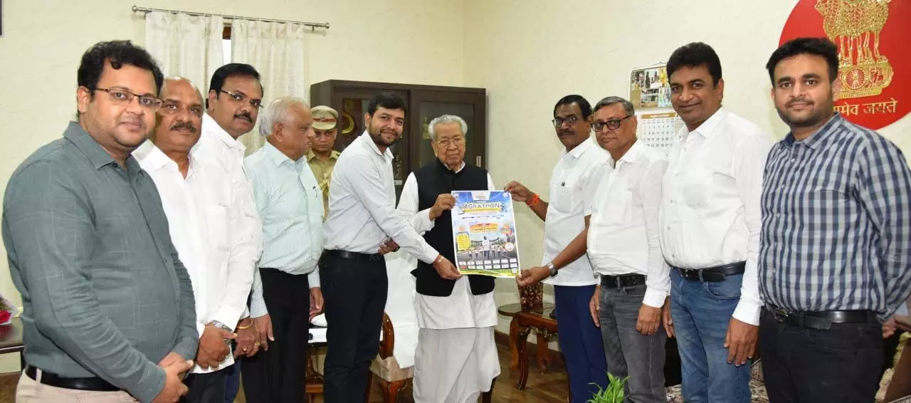 CG News : राज्यपाल हरिचंदन से विजय अग्रवाल ने की मुलाकात 1 2 CG News : राज्यपाल हरिचंदन से विजय अग्रवाल ने की मुलाकात