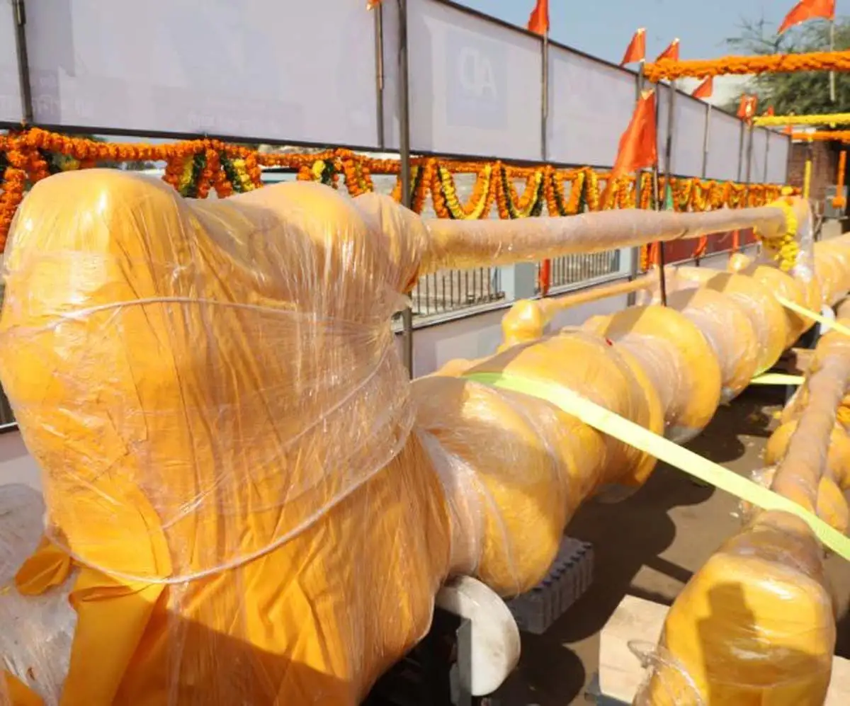 RAM Mandir Dhwaja Dand: गुजरात से 4600 किलो का ध्वजा दंड रवाना, CM पटेल ने दिखाई हरी झंडी 1 Ram mandir dwaja dand