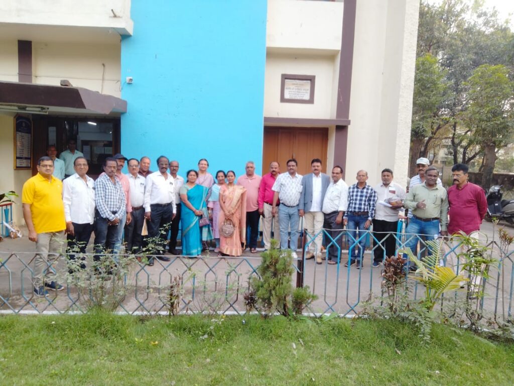 CG News: सोसाइटी के वरिष्ठ सदस्य हमारे मार्गदर्शक:मिश्र 1 03 CG News: सोसाइटी के वरिष्ठ सदस्य हमारे मार्गदर्शक:मिश्र