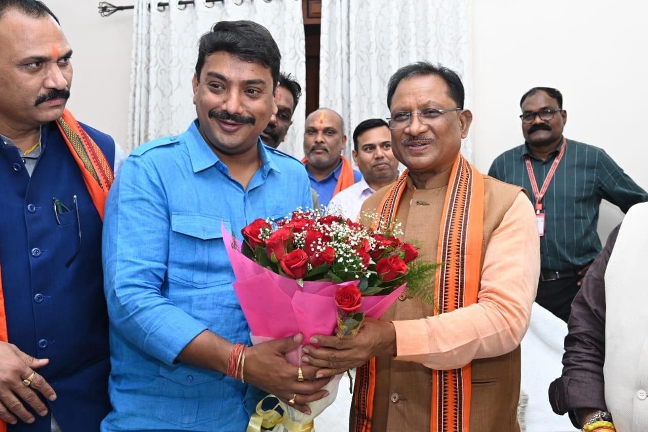 सीएम साय से मिले विधायक सुशांत 1 1 1 सीएम साय से मिले विधायक सुशांत