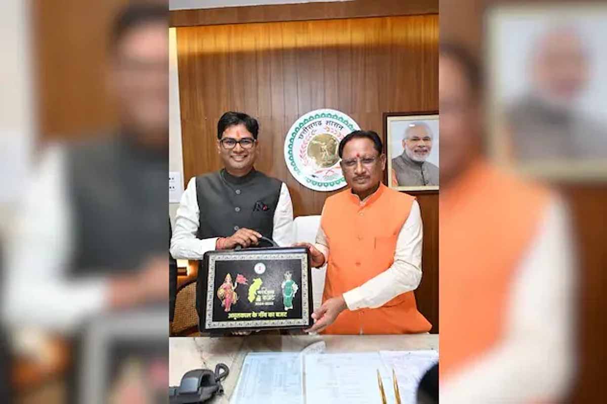 Chhattisgarh Budget 2024: पेपरलेस डिजिटल बजट हुआ पेश, किसानों को ब्याजमुक्त ऋण देने का किया ऐलान 1 cg budjet Chhattisgarh Budget 2024: पेपरलेस डिजिटल बजट हुआ पेश, किसानों को ब्याजमुक्त ऋण देने का किया ऐलान
