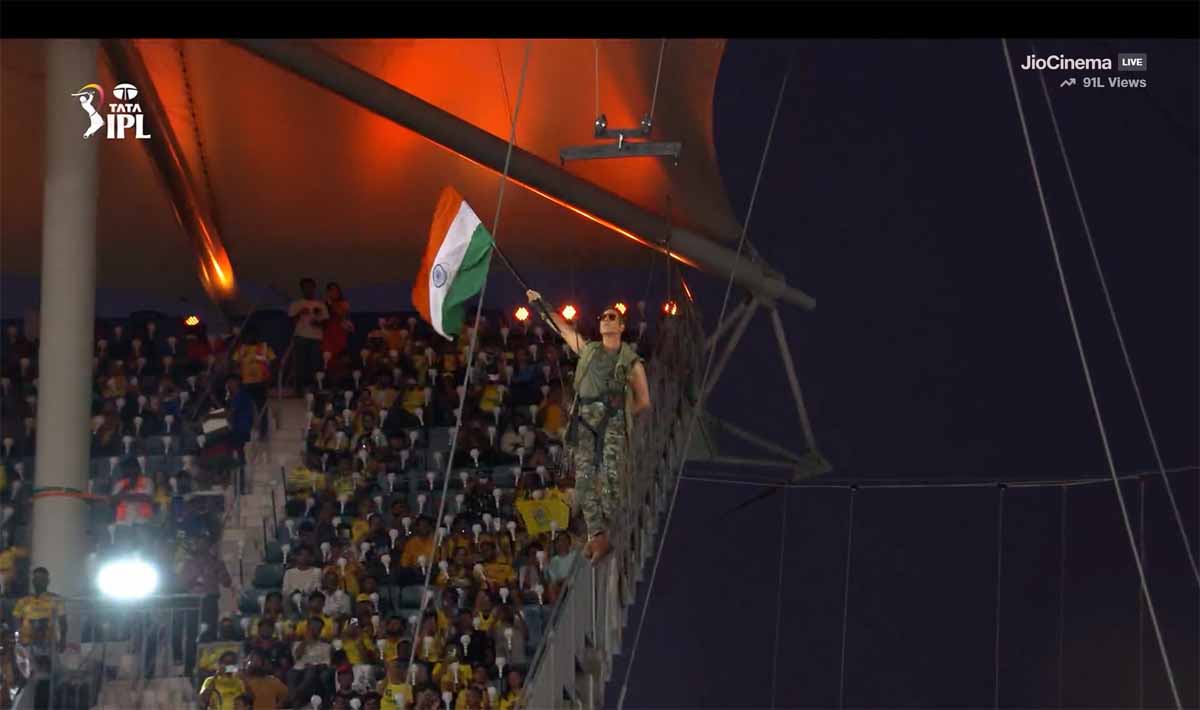 IPL Opening Ceremony Live: चेन्नई में ओपनिंग सेरेमनी में दिख रहा अक्षय-टाइगर का जलवा 1 IPL Opening Ceremony Live