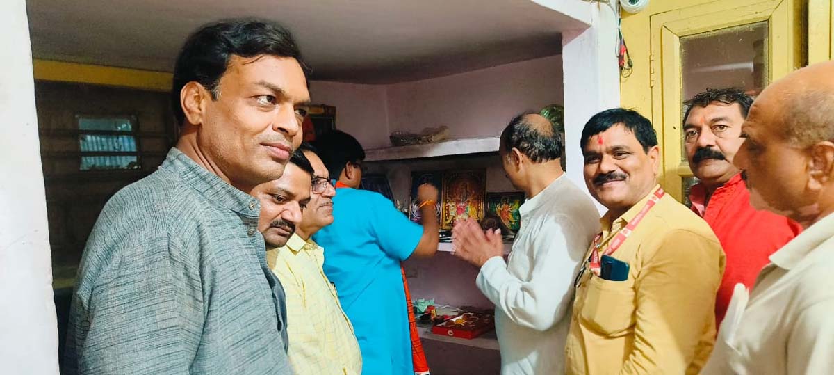 MP News: मध्य प्रदेश राज्य कर्मचारी संघ के प्रदेश पदाधिकारियो ने किया कार्यभार ग्रहण 1 2 MP News: मध्य प्रदेश राज्य कर्मचारी संघ के प्रदेश पदाधिकारियो ने किया कार्यभार ग्रहण