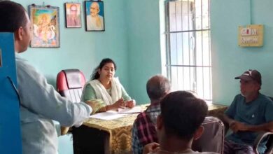 02 23 एसडीएम जैतपुर ने ग्राम पंचायत खैरानी का किया निरीक्षण, लोगों से की चर्चा