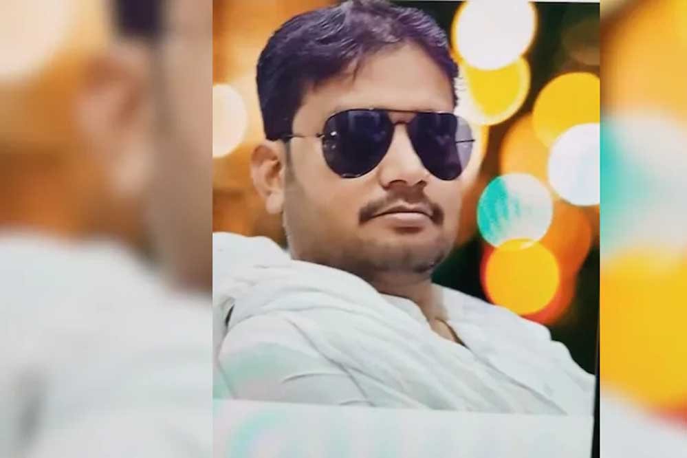 सतना में प्रापर्टी डीलर ने महिला की अर्द्ध नग्न तस्वीरें खींचकर किया गंदा काम, पुलिस ने लिया ये एक्शन 1 11A 51 सतना में प्रापर्टी डीलर ने महिला की अर्द्ध नग्न तस्वीरें खींचकर किया गंदा काम, पुलिस ने लिया ये एक्शन