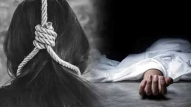 12A 43 किशोरी ने हवन में बैठने से रोका तो फांसी लगाकर दी जान, पुलिस जांच में जुटी