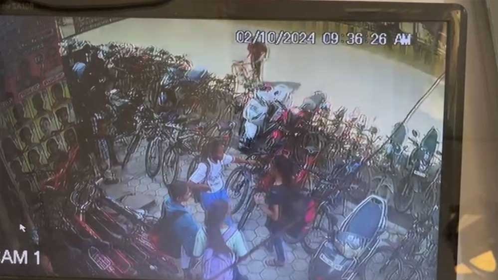 इंदौर से लापता छात्रा अलीगढ़ से बरामद, आरोपी युवक गिरफ्तार, पुलिस ने 20 सीसीटीवी खंगाले, पांच दिन पीछा किया 1 14A 27 इंदौर से लापता छात्रा अलीगढ़ से बरामद, आरोपी युवक गिरफ्तार, पुलिस ने 20 सीसीटीवी खंगाले, पांच दिन पीछा किया